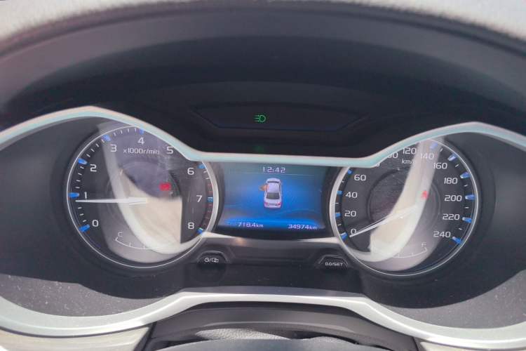 Used Geely Auto Emgrand 2017 Sedan Million Edition 1.5L Manual Luxury Model Instrument Cluster