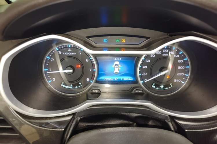 Used Geely Auto Emgrand 2017 Hatchback RS Million Edition 1.5L CVT Upward Version Instrument Cluster