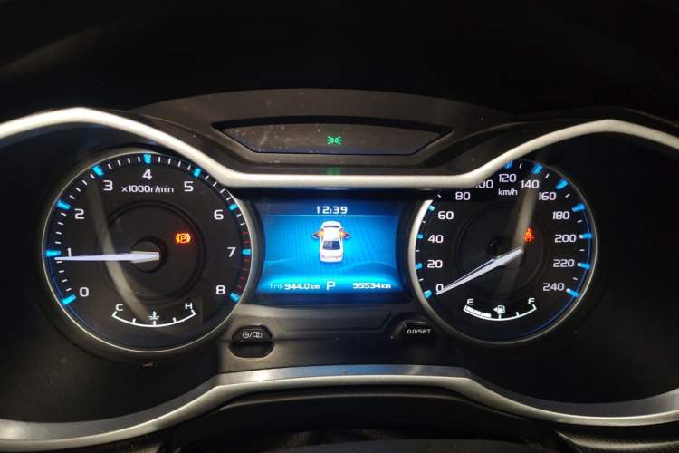 Used Geely Auto Emgrand 2017 Sedan Million Edition 1.5L CVT Upward Version Instrument Cluster
