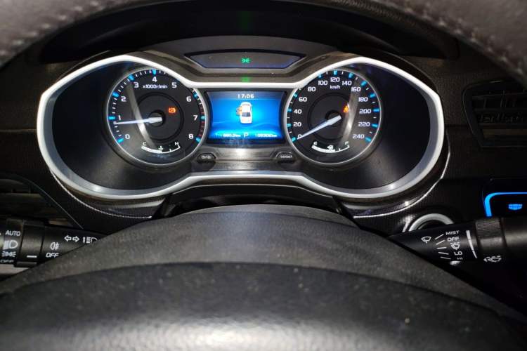 Used Geely Auto Emgrand 2017 Sedan Million Edition 1.5L CVT Upward Connectivity Version Instrument Cluster