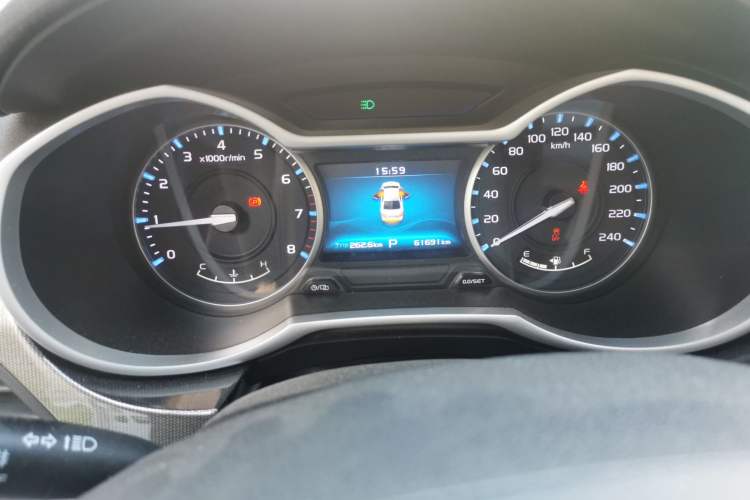 Used Geely Auto Emgrand 2017 Sedan Million Edition 1.5L CVT Upward Version Instrument Cluster