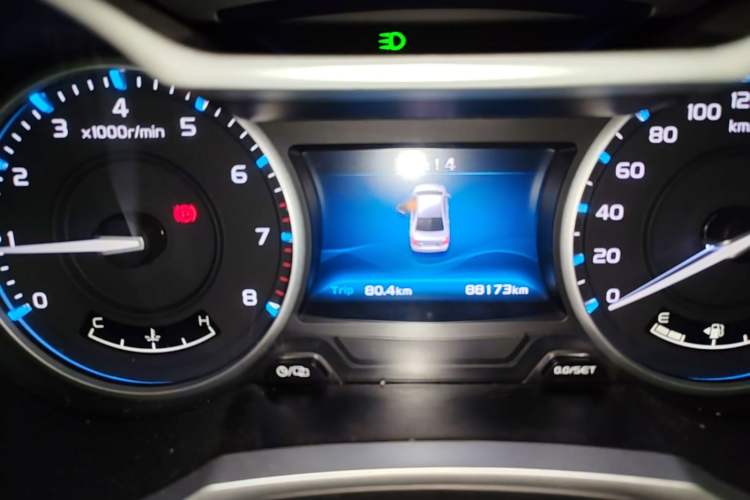 Used Geely Auto Emgrand 2017 Sedan Million Edition 1.5L Manual Luxury Model Instrument Cluster