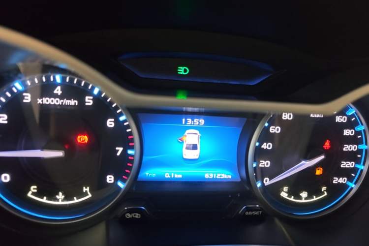 Used Geely Auto Emgrand 2017 Sedan Million Edition 1.5L Manual Luxury Model Instrument Cluster
