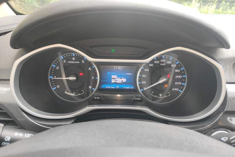 Used Geely Auto Emgrand 2017 Sedan Million Edition 1.5L CVT Upward Version Instrument Cluster