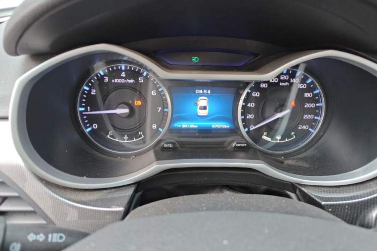 Used Geely Auto Emgrand 2017 Sedan Million Edition 1.5L Manual Upward Connect Version Instrument Cluster