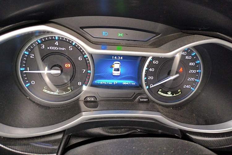 Used Geely Auto Emgrand 2017 Sedan Million Edition 1.5L CVT Upward Version Instrument Cluster