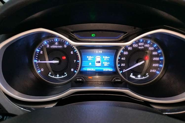Used Geely Auto Emgrand 2017 Sedan Million Edition 1.5L Manual Upward Connect Version Instrument Cluster