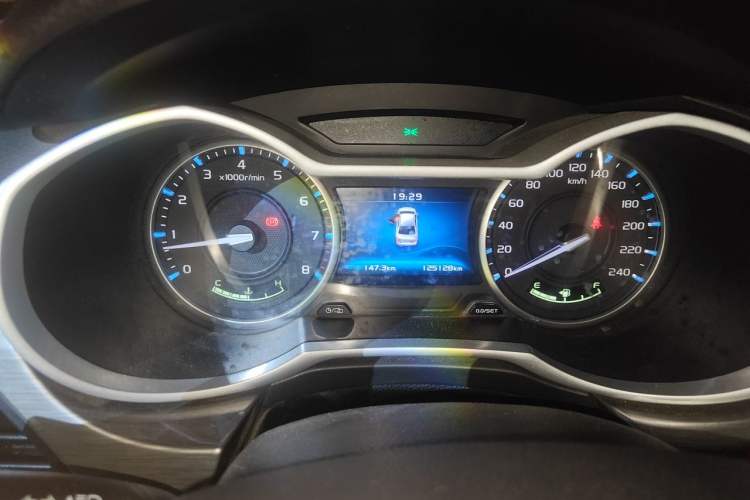 Used Geely Auto Emgrand 2017 Sedan Million Edition 1.5L Manual Luxury Model Instrument Cluster