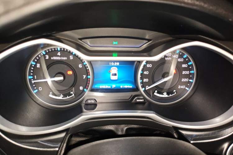 Used Geely Auto Emgrand 2017 Sedan Million Edition 1.5L CVT Upward Connectivity Version Instrument Cluster