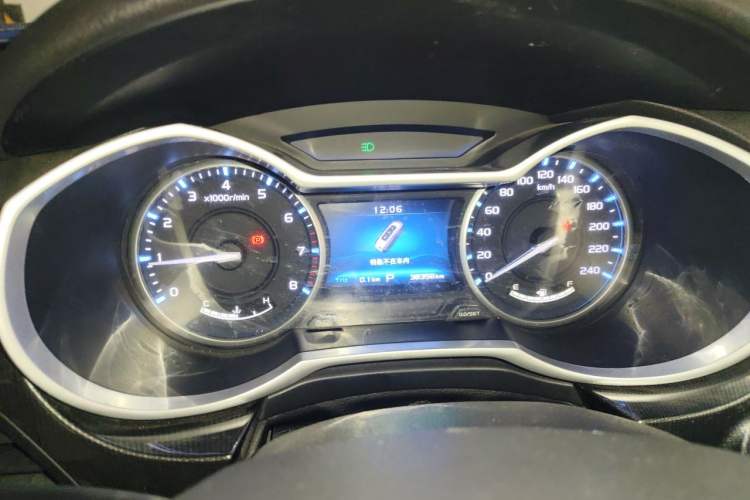 Used Geely Auto Emgrand 2017 Hatchback RS Million Edition 1.5L CVT Upward Version Instrument Cluster