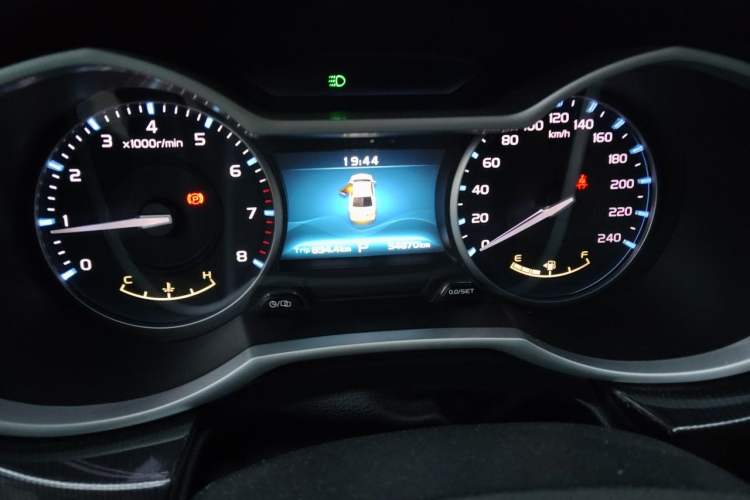 Used Geely Auto Emgrand 2017 Sedan Million Edition 1.5L CVT Upward Version Instrument Cluster