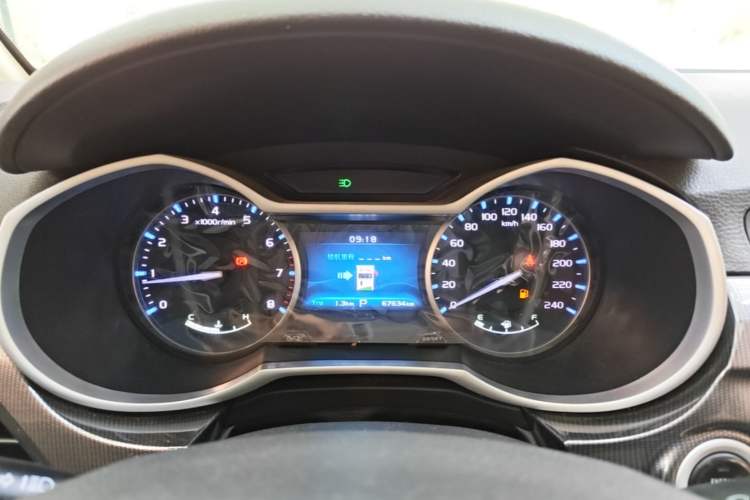 Used Geely Auto Emgrand 2017 Sedan Million Edition 1.5L CVT Upward Version Instrument Cluster