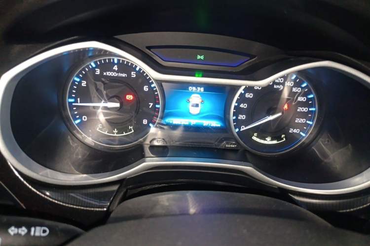 Used Geely Auto Emgrand 2017 Sedan Million Edition 1.5L CVT Upward Version Instrument Cluster