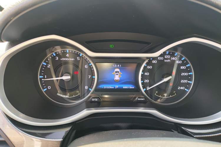 Used Geely Auto Emgrand 2017 Hatchback RS Million Edition 1.5L CVT Upward Version Instrument Cluster