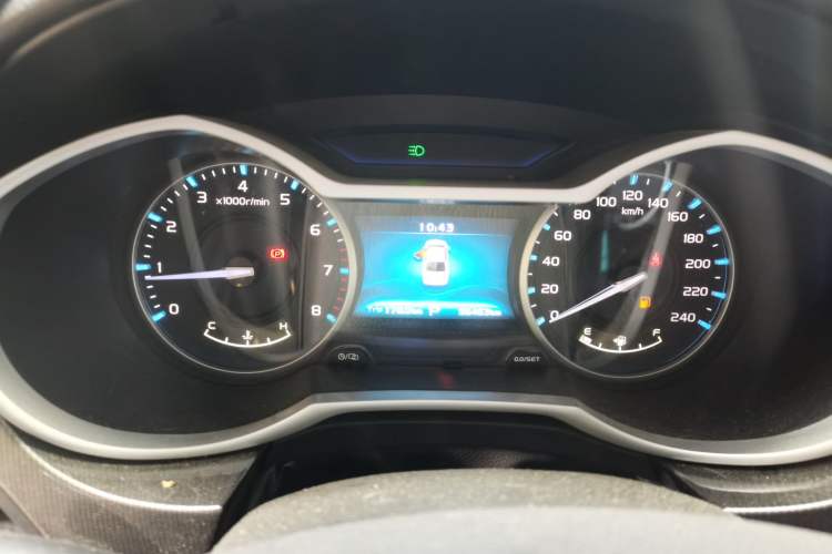 Used Geely Auto Emgrand 2017 Sedan Million Edition 1.5L CVT Upward Connectivity Version Instrument Cluster