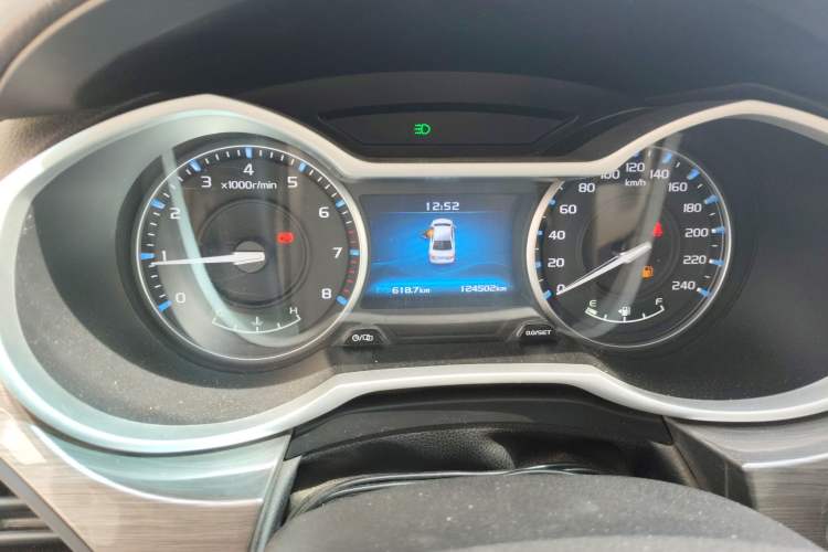 Used Geely Auto Emgrand 2017 Sedan Million Edition 1.5L Manual Luxury Model Instrument Cluster