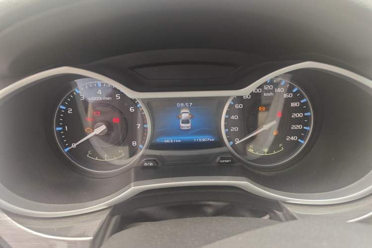 Used Geely Auto Emgrand 2017 Sedan Million Edition 1.5L Manual Luxury Model Instrument Cluster
