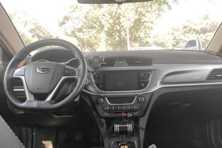 Used Geely Auto Emgrand 2017 Sedan Million Edition 1.5L Manual Upward Connect Version Interior 1