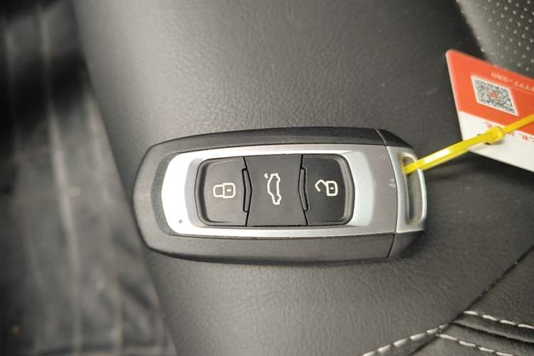 Used Geely Auto Emgrand 2017 Sedan Million Edition 1.5L Manual Upward Connect Version Interior 1