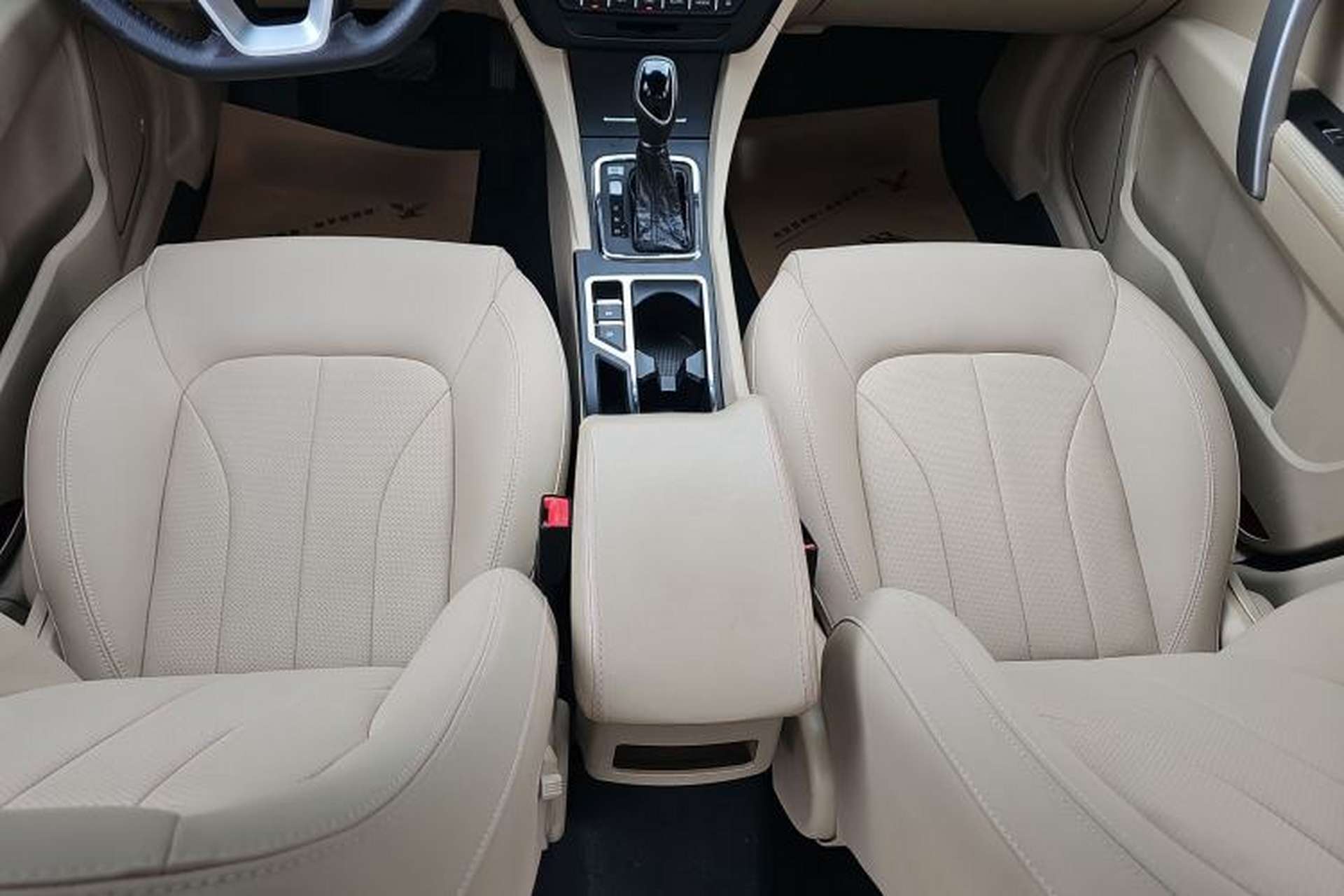 Used Geely Auto Emgrand 2017 Sedan Million Edition 1.5L CVT Luxury Model Interior 1