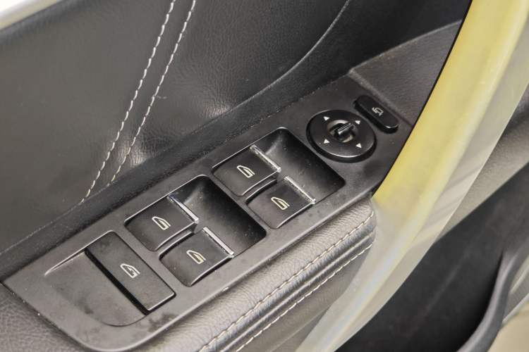 Used Geely Auto Emgrand 2017 Sedan Million Edition 1.5L CVT Upward Version Interior 11