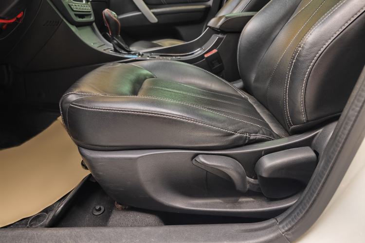 Used Geely Auto Emgrand 2017 Sedan Million Edition 1.5L CVT Upward Version Interior 12