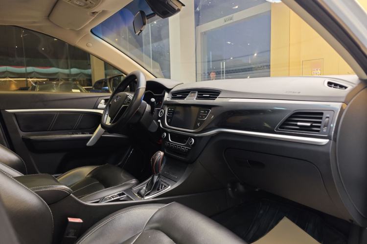 Used Geely Auto Emgrand 2017 Sedan Million Edition 1.5L CVT Upward Version Interior 2
