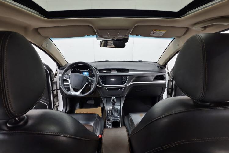 Used Geely Auto Emgrand 2017 Hatchback RS Million Edition 1.5L CVT Upward Version Interior 2
