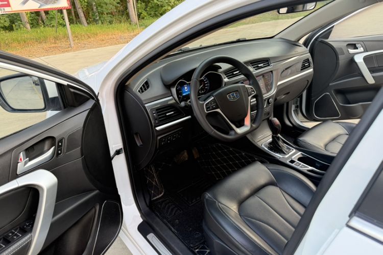 Used Geely Auto Emgrand 2017 Sedan Million Edition 1.5L CVT Upward Version Interior 3