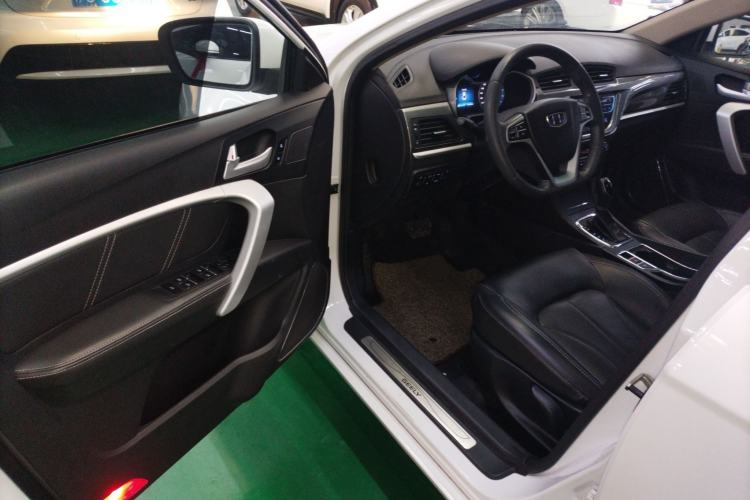 Used Geely Auto Emgrand 2017 Sedan Million Edition 1.5L CVT Luxury Model Interior 3