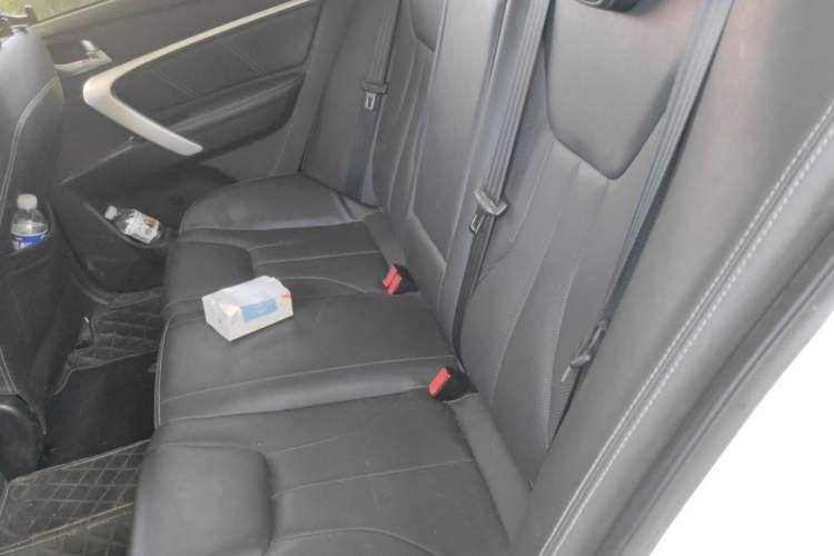 Used Geely Auto Emgrand 2017 Sedan Million Edition 1.5L Manual Upward Connect Version Interior 4