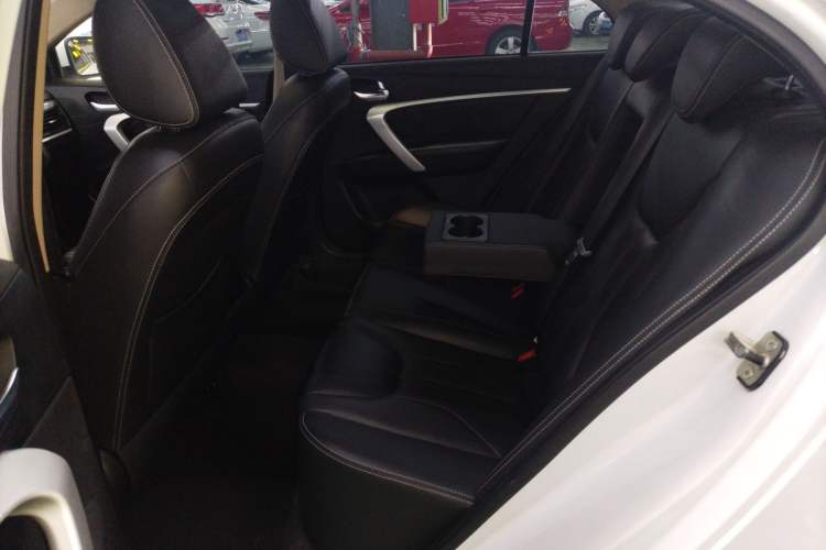 Used Geely Auto Emgrand 2017 Sedan Million Edition 1.5L CVT Luxury Model Interior 4