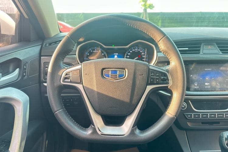 Used Geely Auto Emgrand 2017 Sedan Million Edition 1.3T CVT Prestige Model Interior 4