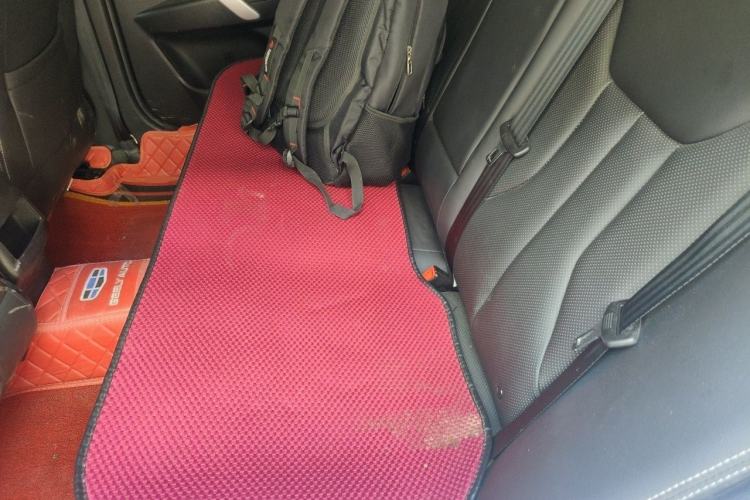 Used Geely Auto Emgrand 2017 Sedan Million Edition 1.5L CVT Upward Version Interior 4