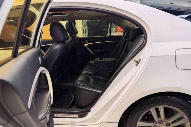 Used Geely Auto Emgrand 2017 Sedan Million Edition 1.5L CVT Upward Version Interior 5