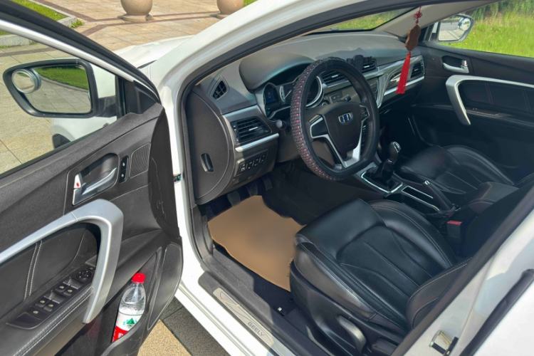 Used Geely Auto Emgrand 2017 Sedan Million Edition 1.5L Manual - Upward Version Interior 5