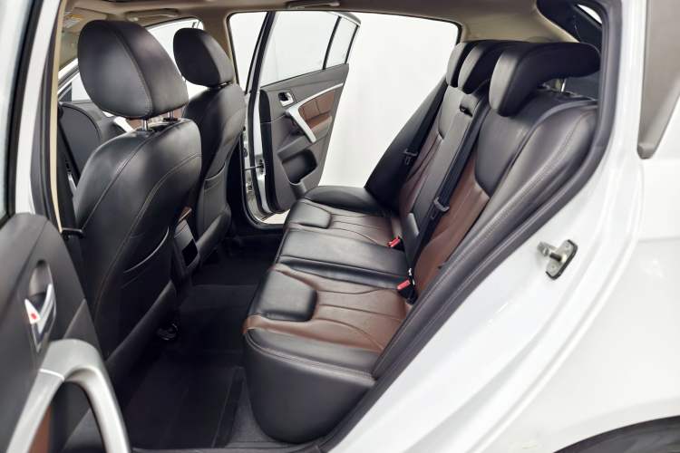 Used Geely Auto Emgrand 2017 Hatchback RS Million Edition 1.5L CVT Upward Version Interior 5