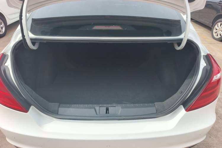 Used Geely Auto Emgrand 2017 Sedan Million Edition 1.5L Manual - Upward Version Interior 7