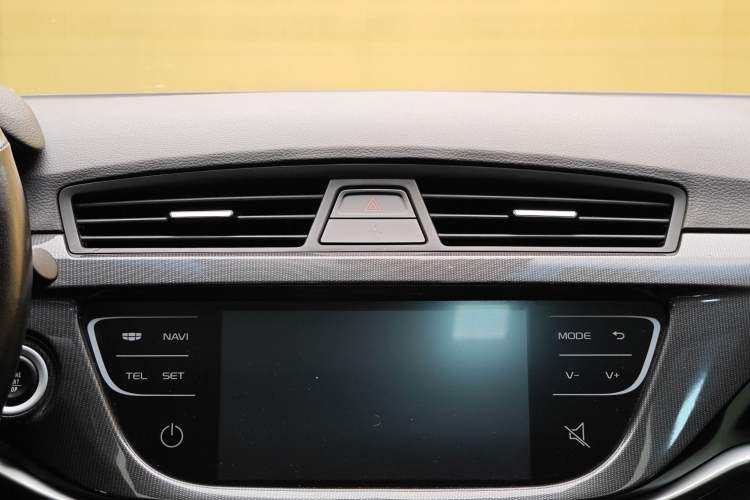 Used Geely Auto Emgrand 2017 Sedan Million Edition 1.5L CVT Upward Version Interior 8