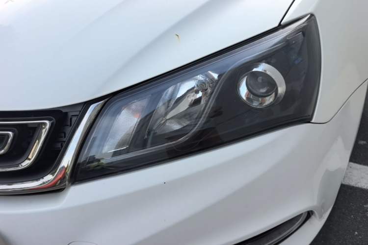 Used Geely Auto Emgrand 2017 Sedan Million Edition 1.5L CVT Luxury Model Left Front Headlight