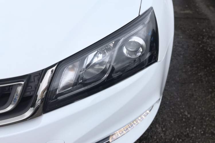 Used Geely Auto Emgrand 2017 Sedan Million Edition 1.5L Manual - Upward Version Left Front Headlight