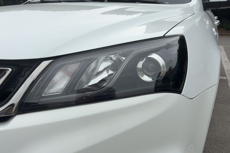 Used Geely Auto Emgrand 2017 Sedan Million Edition 1.5L Manual - Upward Version Left Front Headlight