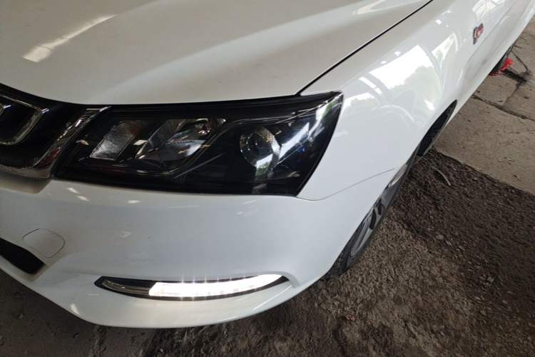 Used Geely Auto Emgrand 2017 Sedan Million Edition 1.5L CVT Upward Connectivity Version Left Front Headlight