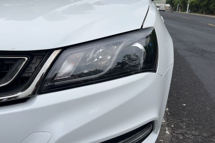 Used Geely Auto Emgrand 2017 Sedan Million Edition 1.5L CVT Luxury Model Left Front Headlight