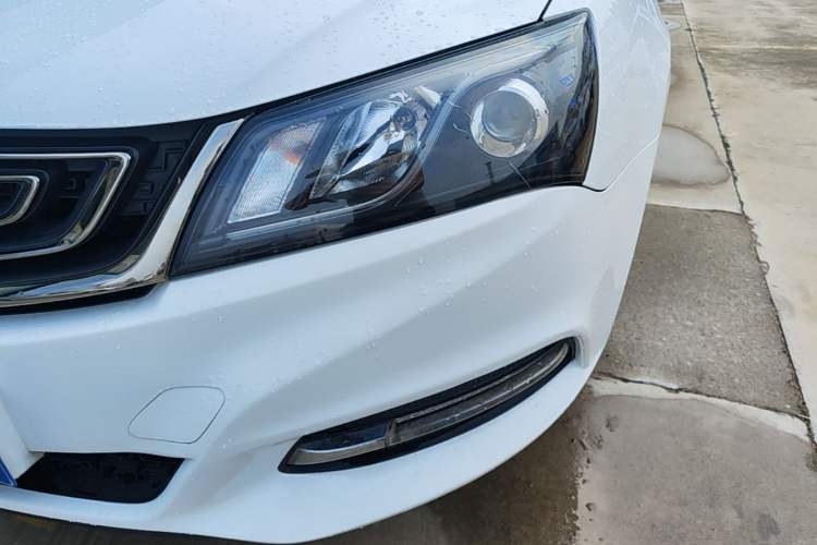 Used Geely Auto Emgrand 2017 Sedan Million Edition 1.5L CVT Luxury Model Left Front Headlight