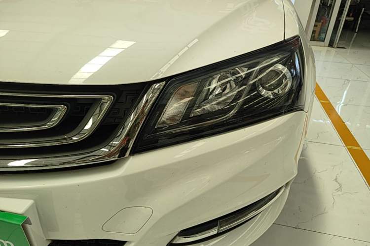 Used Geely Auto Emgrand 2017 Sedan Million Edition 1.5L Manual Upward Connect Version Left Front Headlight