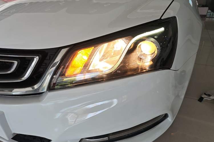 Used Geely Auto Emgrand 2017 Sedan Million Edition 1.5L Manual Luxury Model Left Front Headlight