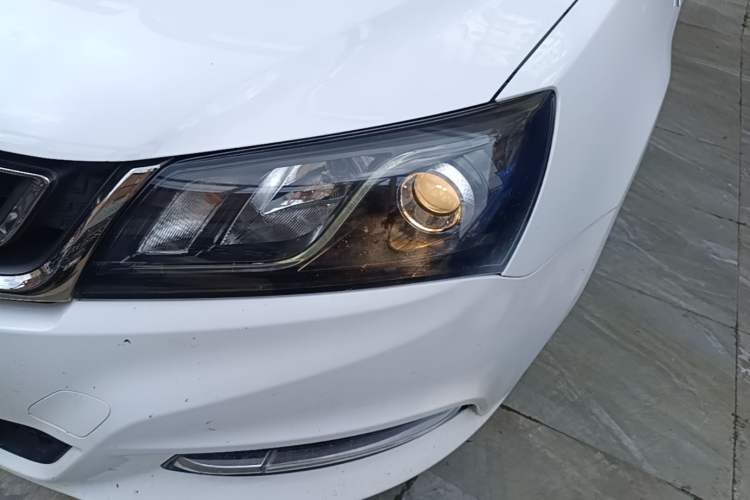 Used Geely Auto Emgrand 2017 Sedan Million Edition 1.5L Manual - Upward Version Left Front Headlight