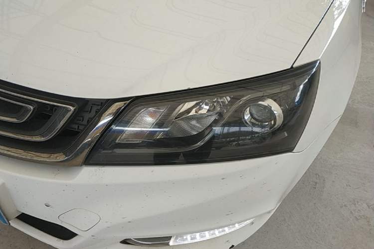 Used Geely Auto Emgrand 2017 Sedan Million Edition 1.5L CVT Upward Version Left Front Headlight