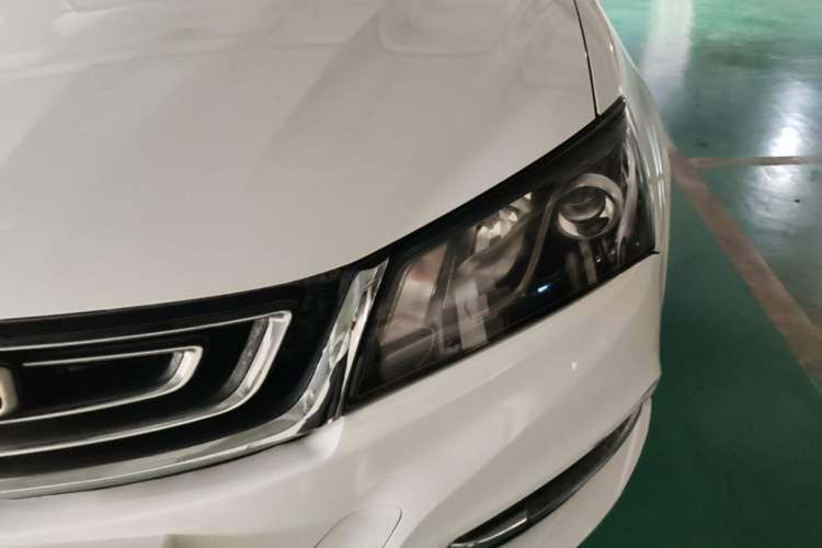 Used Geely Auto Emgrand 2017 Sedan Million Edition 1.5L CVT Upward Connectivity Version Left Front Headlight